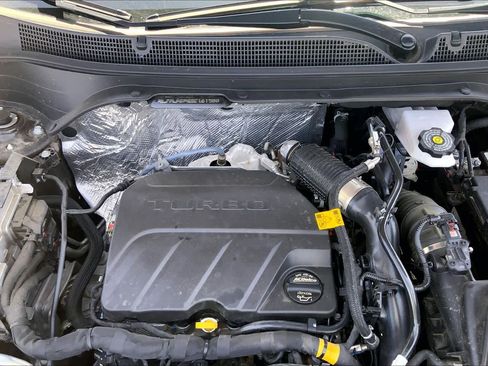 Used 2025 Chevrolet Trax LS FWD image 32