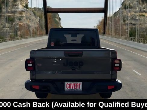 New 2026 Jeep Gladiator Sport AWD/4WD image 8