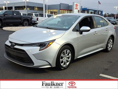 Certified 2023 Toyota Corolla LE image 3
