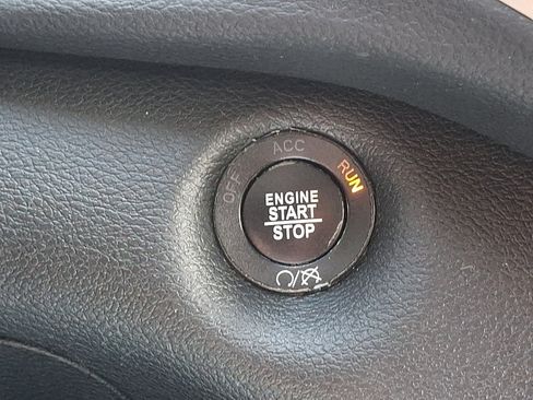 Used 2018 Jeep Cherokee Limited AWD/4WD image 27