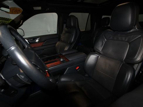 Used 2024 Lincoln Navigator L Reserve image 4