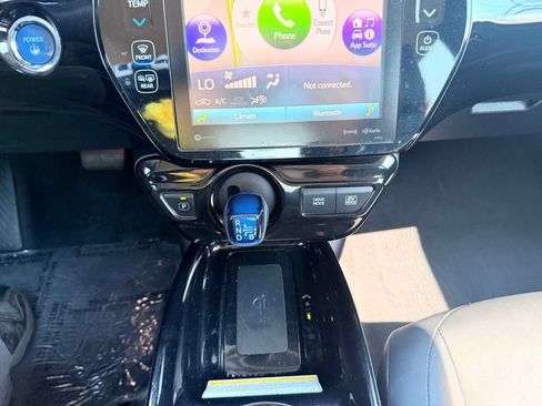 Used 2018 Toyota Prius Four Touring FWD image 25