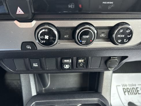 Used 2018 Toyota Tacoma SR5 image 23