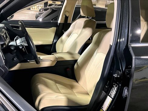 Used 2022 Lexus RX 450hL Luxury w/ Cold Area Package (CT) image 8