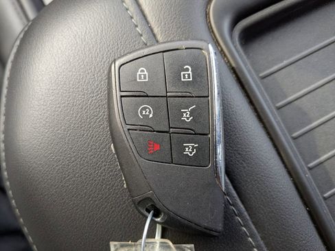 Used 2024 Chevrolet Suburban LT image 32