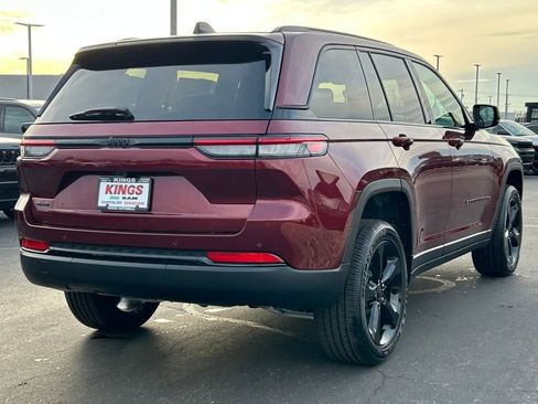 New 2025 Jeep Grand Cherokee 4WD image 7
