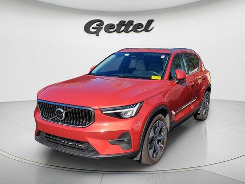 Used 2023 Volvo XC40 B5 Plus w/ Driver Assist Package image 1