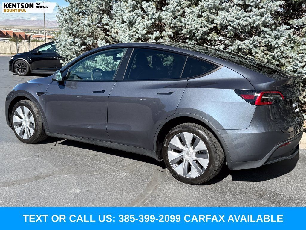 Used 2023 Tesla Model Y Long Range AWD/4WD image 5