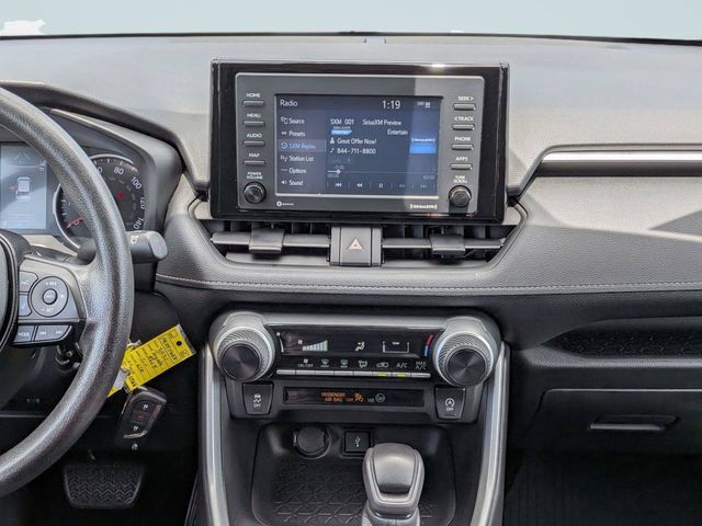Used 2021 Toyota RAV4 LE AWD/4WD image 17