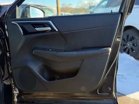 Used 2023 Mitsubishi Outlander SE image 18