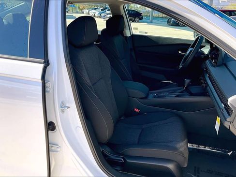 Used 2025 Honda Accord SE image 8