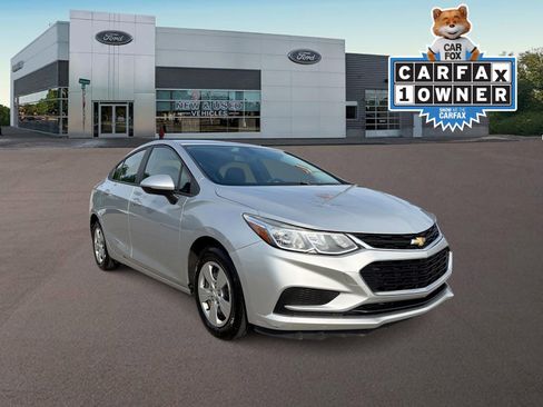 Used 2016 Chevrolet Cruze LS FWD image 2