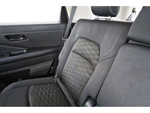 Used 2023 Nissan Pathfinder S image 11