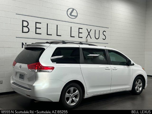 Used 2013 Toyota Sienna LE w/ Towing Pkg FWD image 4