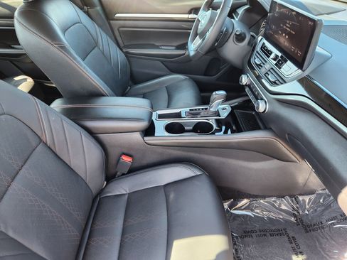 Used 2024 Nissan Altima 2.5 SR w/ SR Premium Package image 13