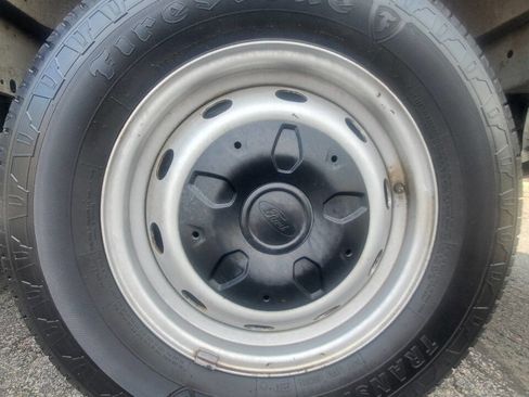 Used 2019 Ford Transit 250 148 Medium Roof RWD image 28