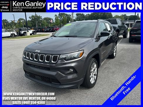 Used 2023 Jeep Compass Latitude AWD/4WD image 3