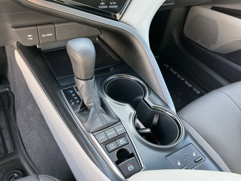 Used 2019 Toyota Camry LE image 22