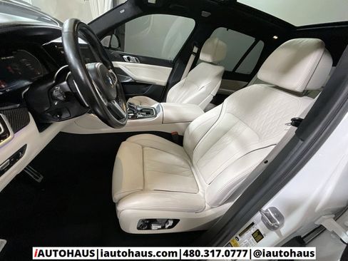 Used 2021 BMW X5 M50i w/ Executive Package image 13