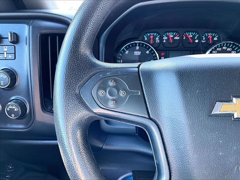 Used 2018 Chevrolet Silverado 1500 Custom w/ Custom Convenience Package AWD/4WD image 18