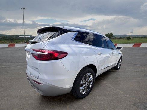 Used 2018 Buick Enclave Avenir w/ Avenir Technology Package FWD image 3