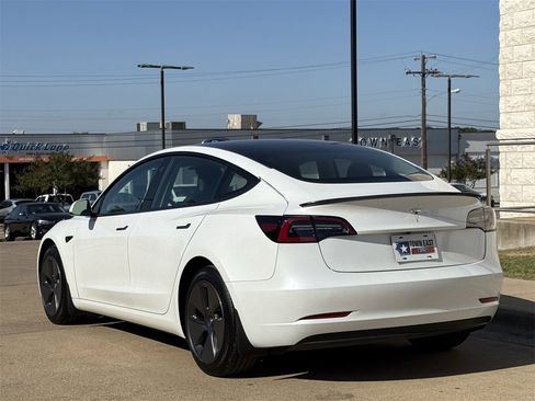 Used 2023 Tesla Model 3 Standard Range image 5