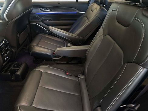 Used 2025 Jeep Grand Cherokee L Overland w/ Luxury Tech Group IV image 13