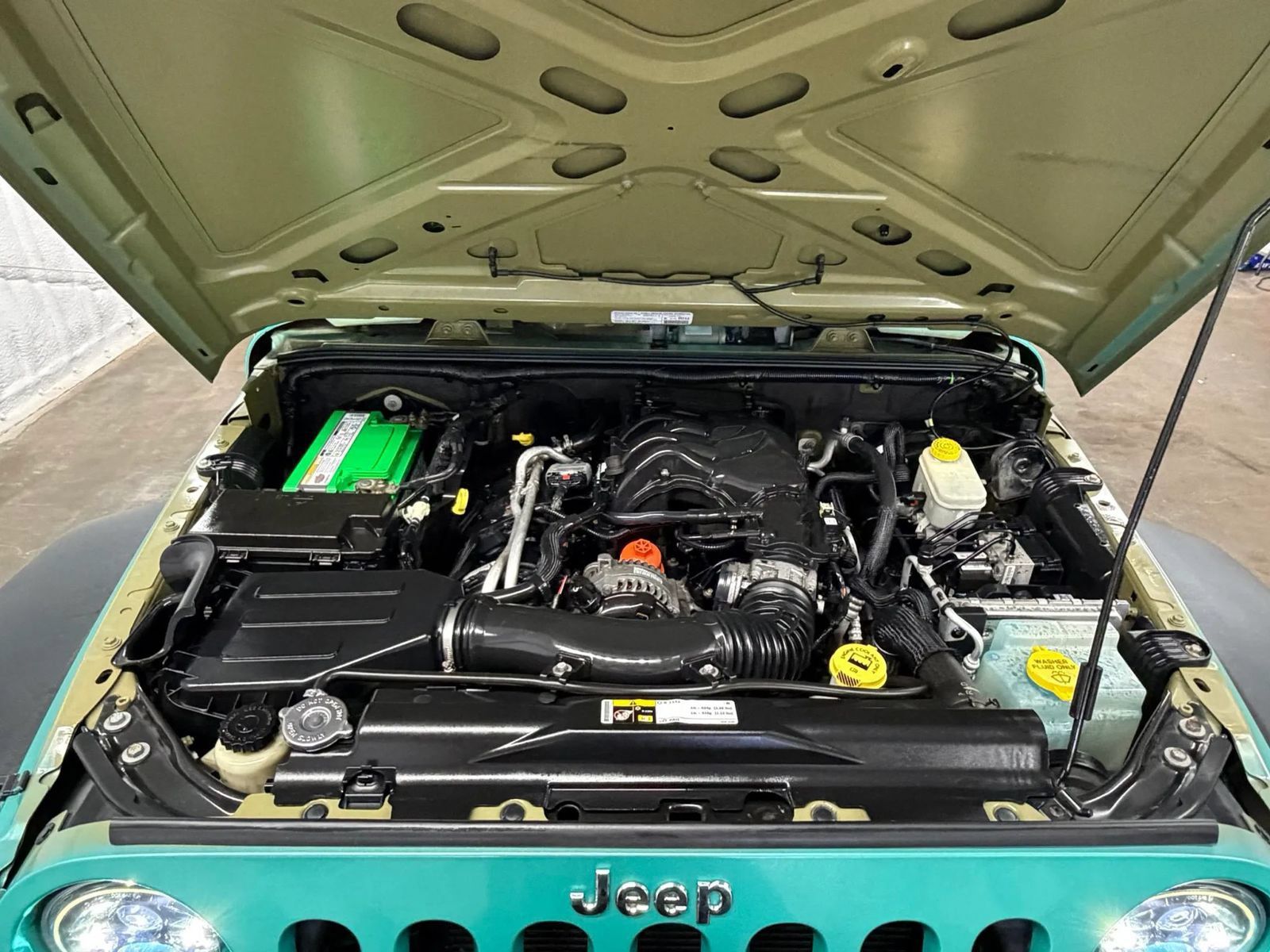 Used 2013 Jeep Wrangler Sport AWD/4WD image 23