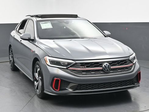 Used 2024 Volkswagen Jetta GLI Autobahn image 3