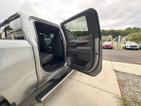 Used 2023 Chevrolet Silverado 1500 High Country w/ Technology Package AWD/4WD image 43