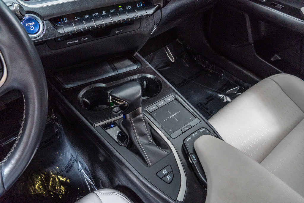 Used 2019 Lexus UX 250h w/ Accessory Package AWD/4WD image 19