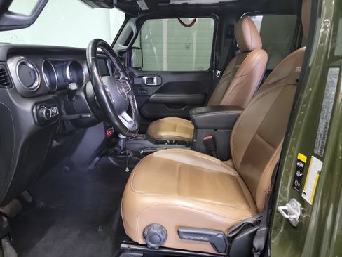 Used 2021 Jeep Wrangler Unlimited Rubicon w/ Uconnect 4C Nav & Sound Group AWD/4WD image 12