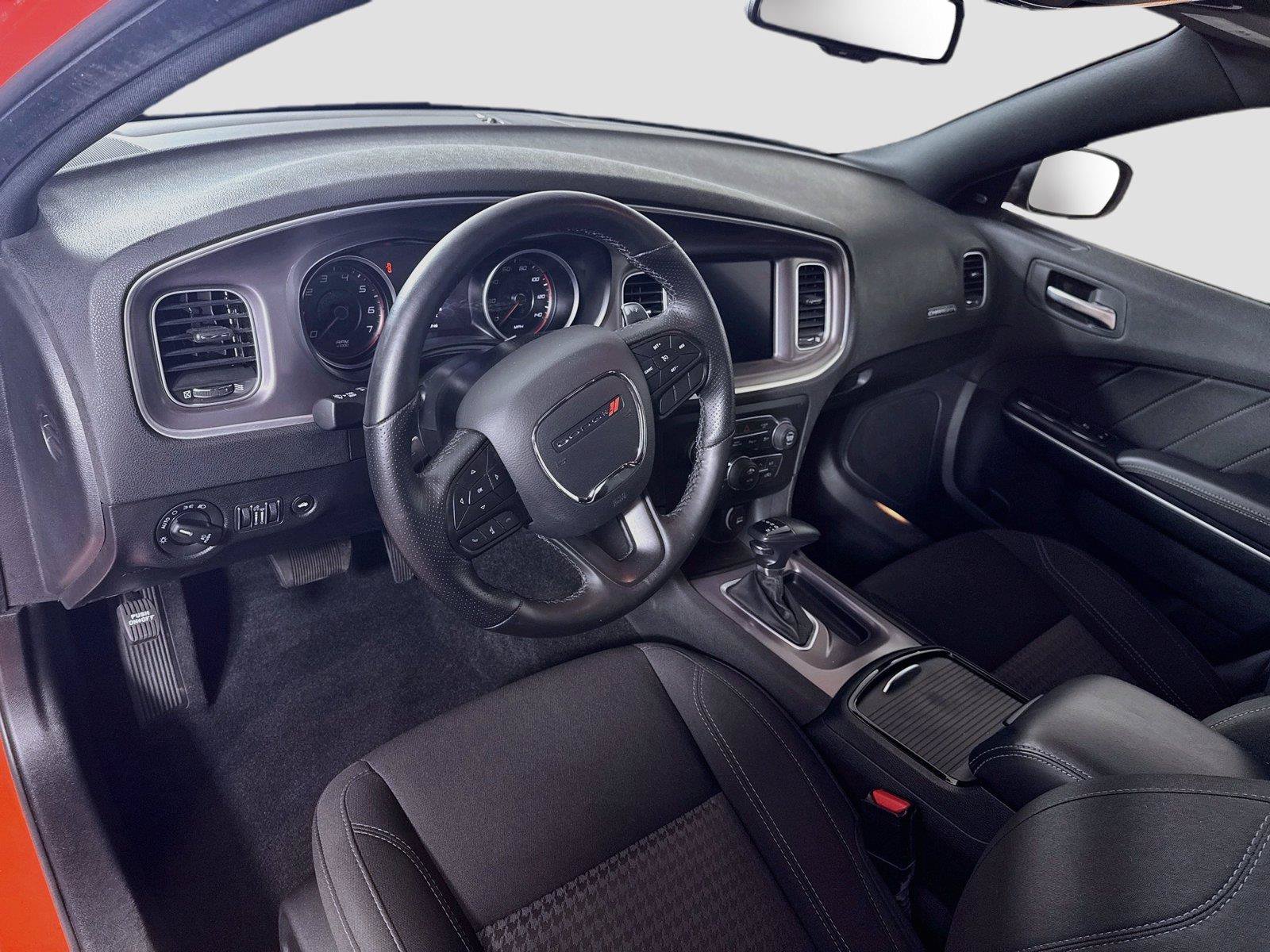 Used 2022 Dodge Charger SXT w/ Driver Convenience Group AWD/4WD image 3