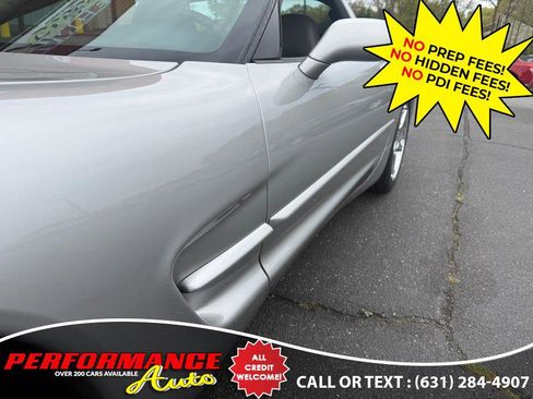 Used 2004 Chevrolet Corvette Coupe w/ Preferred Equipment Group RWD image 20