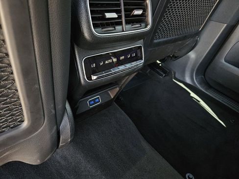 Used 2024 Mercedes-Benz GLS 450 4MATIC image 17