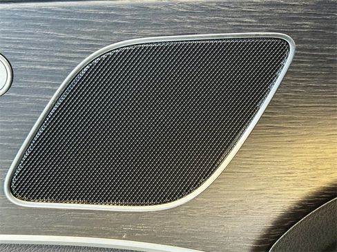 Certified 2025 Mercedes-Benz GLE 350 4MATIC image 19