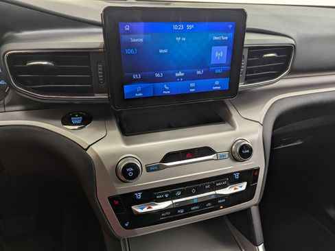 Used 2021 Ford Explorer XLT w/ Equipment Group 202A image 24