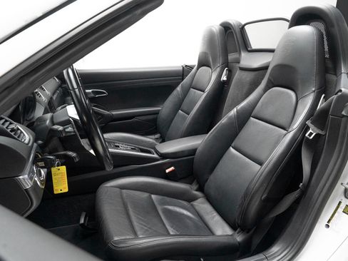 Used 2022 Porsche 718 Boxster RWD image 3