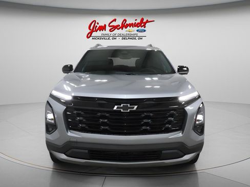 New 2026 Chevrolet Equinox LT w/ Convenience Package II FWD image 3