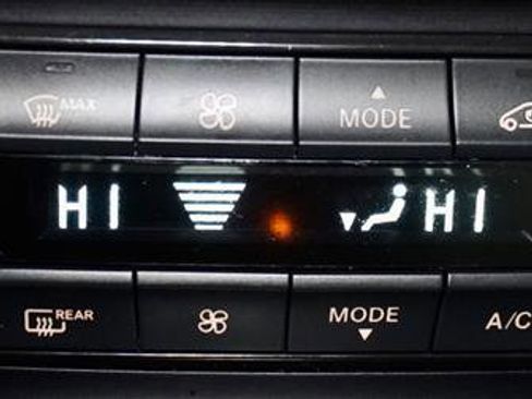 Used 2014 Mercedes-Benz CLA 250 4MATIC image 22