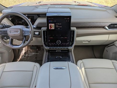 Used 2025 GMC Yukon Denali image 18