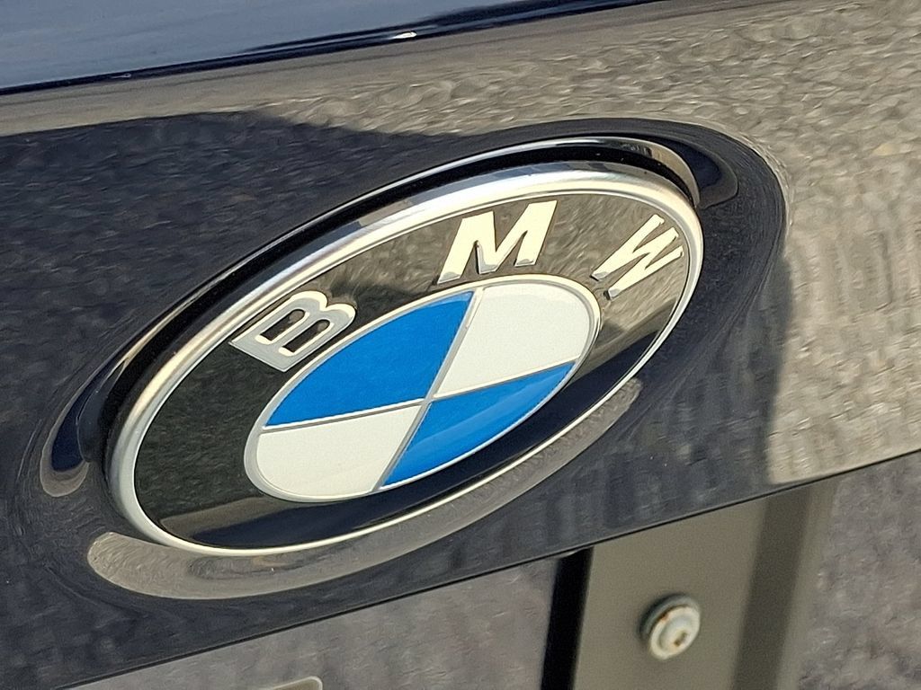 Used 2023 BMW 330i xDrive Sedan w/ M Sport Package AWD/4WD image 30