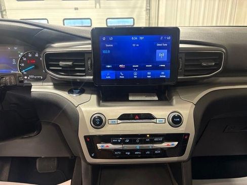 Used 2022 Ford Explorer XLT w/ Equipment Group 202A AWD/4WD image 20