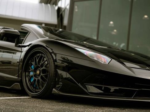 Used 2020 Lamborghini Aventador SVJ AWD/4WD image 32