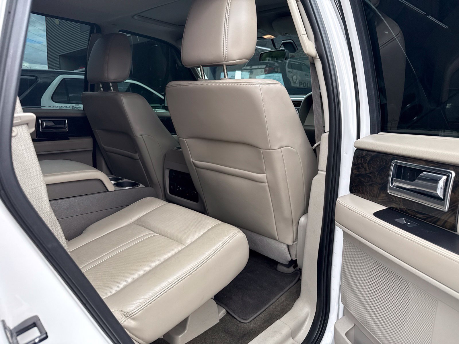 Used 2015 Lincoln Navigator 2WD image 14