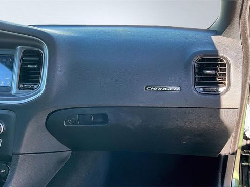 Used 2022 Dodge Charger SXT w/ Blacktop Package image 18