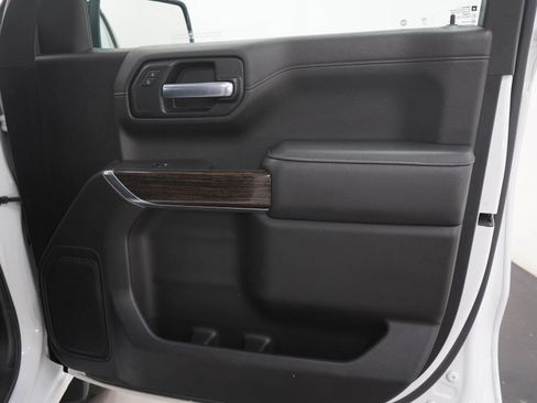 Used 2021 GMC Sierra 1500 SLE w/ X31 Off-Road Package AWD/4WD image 12