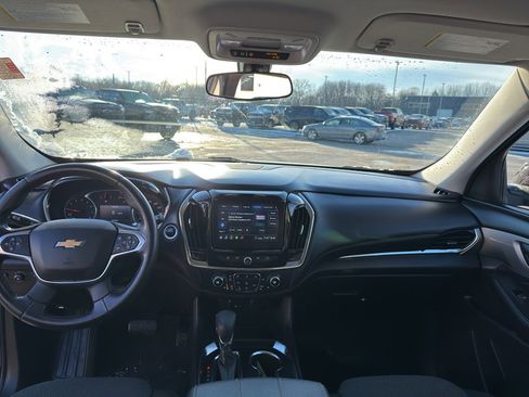 Used 2021 Chevrolet Traverse LT image 27