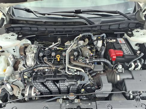 Used 2025 Nissan Altima 2.5 SV FWD image 33
