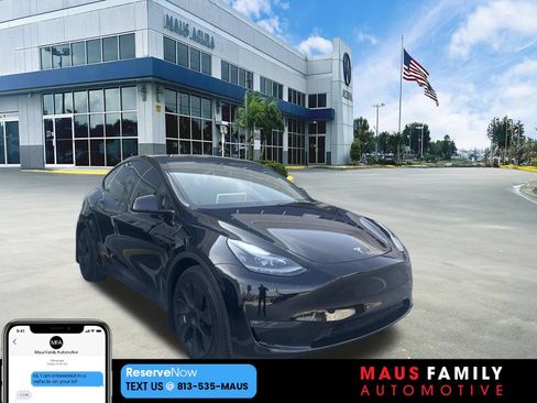 Used 2024 Tesla Model Y Long Range AWD/4WD image 1
